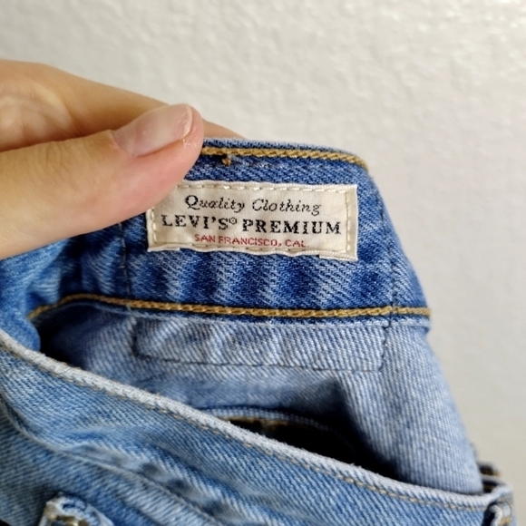 Levi's premium quality Mom Jean Sneak Peek sz 31 - Picture 8 of 9